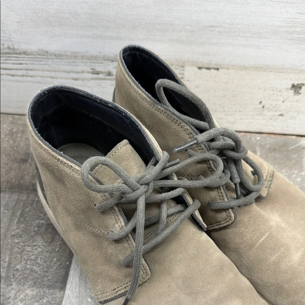 Crocs Kinsale Chukka Boots Mens Size 12 Suede Beige Lace Up Casual Ankle Shoes